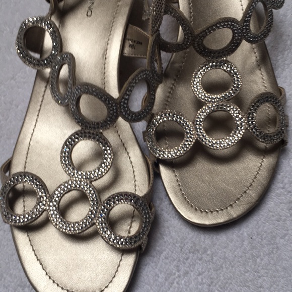 NEW Bandolino sandals - Picture 2 of 6